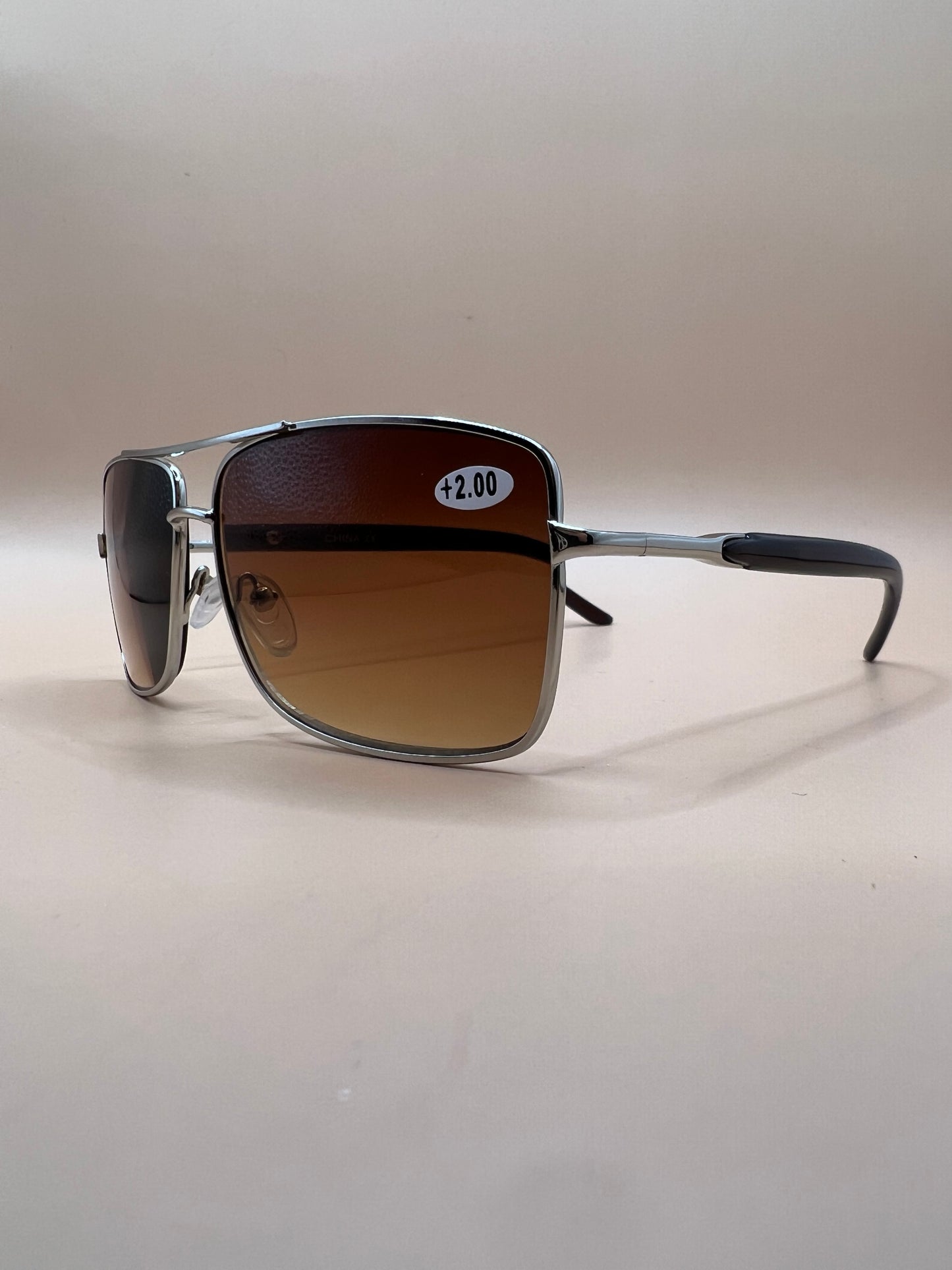 Gold Frames Retro Men Pilot 60mm OS Square Reader Reading Sunglasses. Featuring spring hinges and gradient purple lenses