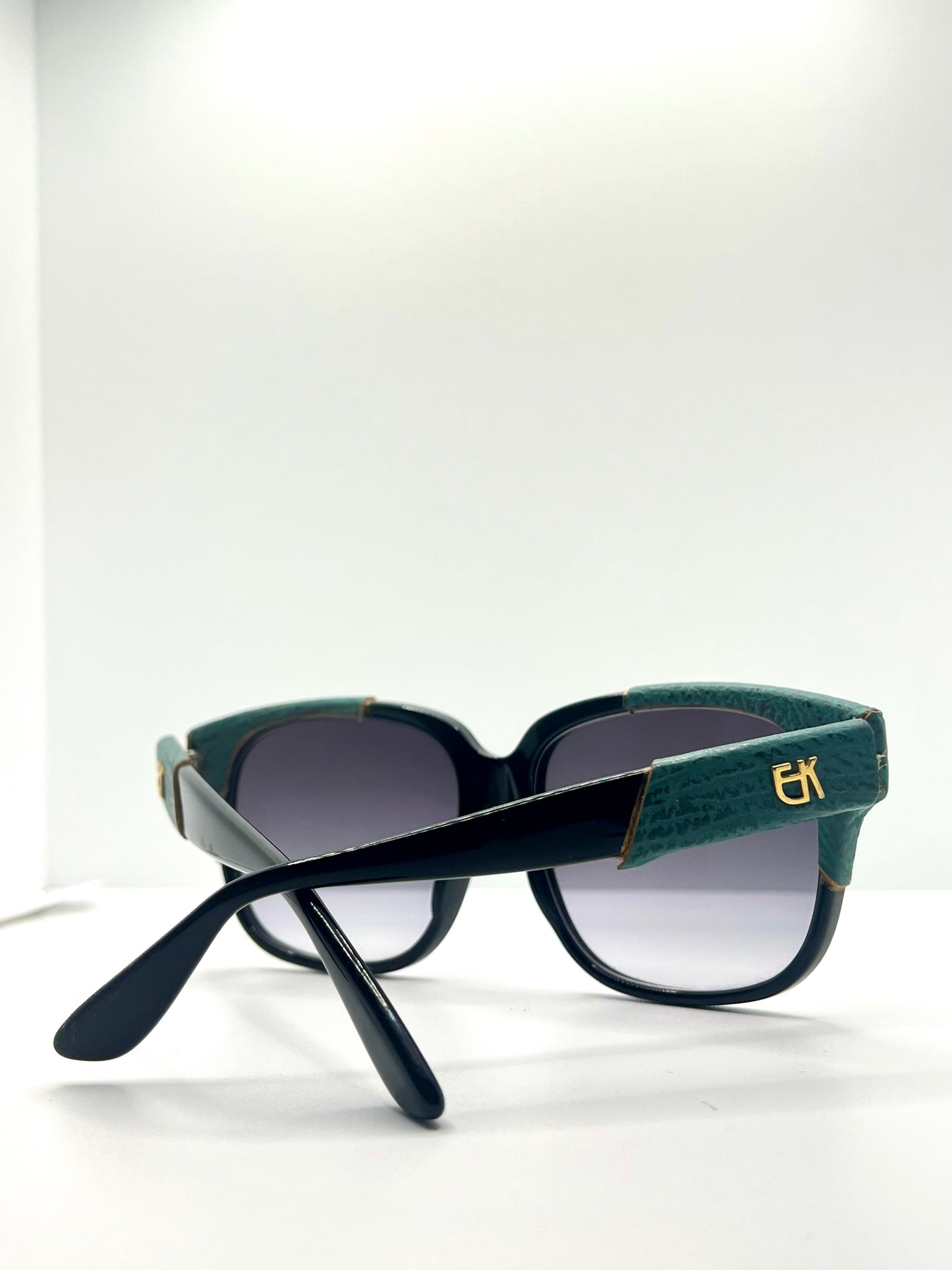 Vintage Emmanuelle Khanh 8980 RQ 16V Sunglasses – Green Ostrich Detail – France