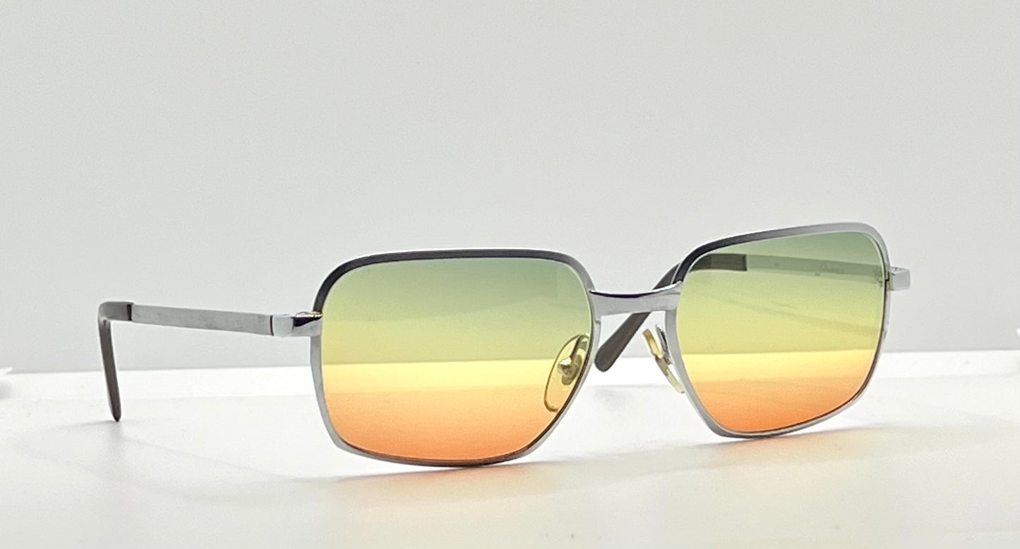 FAIRFIELD FO66-Vintage Sunglasses-Chrome Frame w/New, Custom Tri-Gradient Lenses-Deadstock-France 66mm