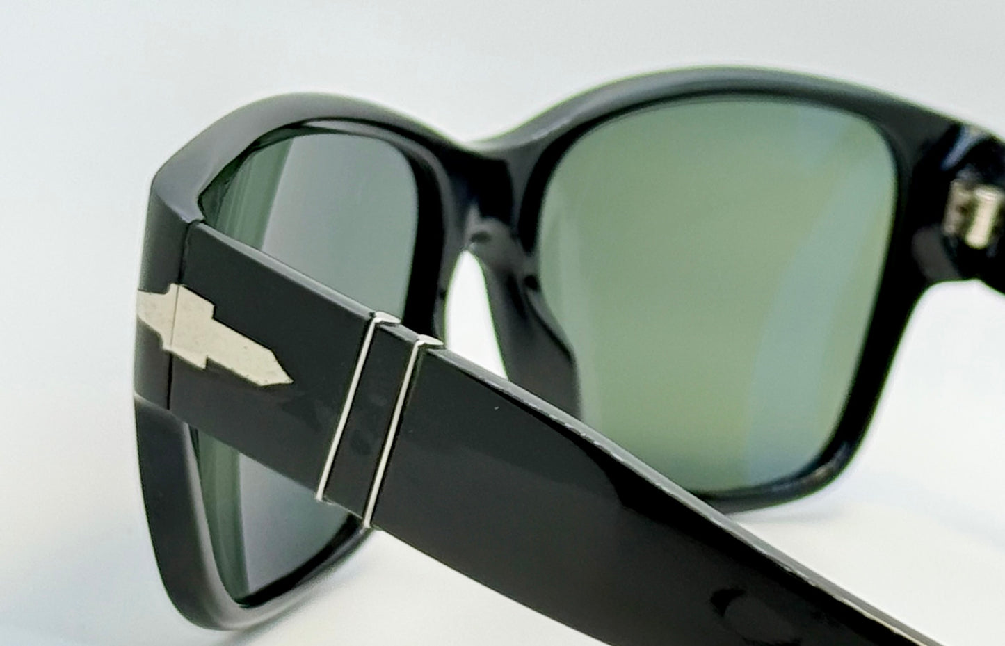 Persol 2942-S 95/58 Polarized Sunglasses – Glass Lenses - Handmade in Italy – Discontinued Model