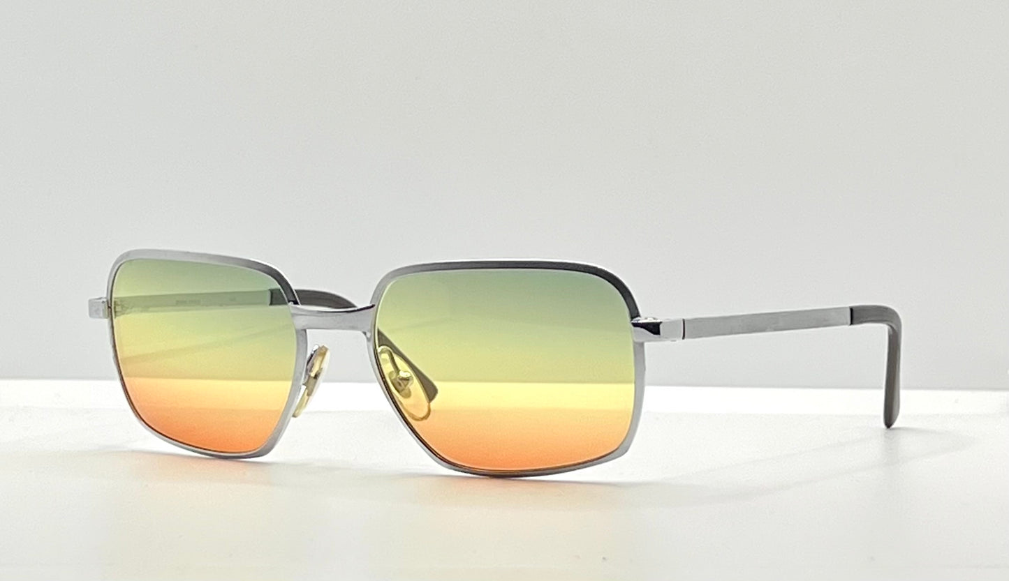 FAIRFIELD FO66-Vintage Sunglasses-Chrome Frame w/New, Custom Tri-Gradient Lenses-Deadstock-France 66mm