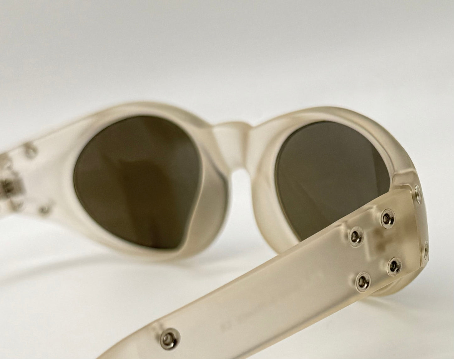 Fila Sf 8504 Col. 881-Frosted Oval Sunglasses-Vintage|Deadstock-France