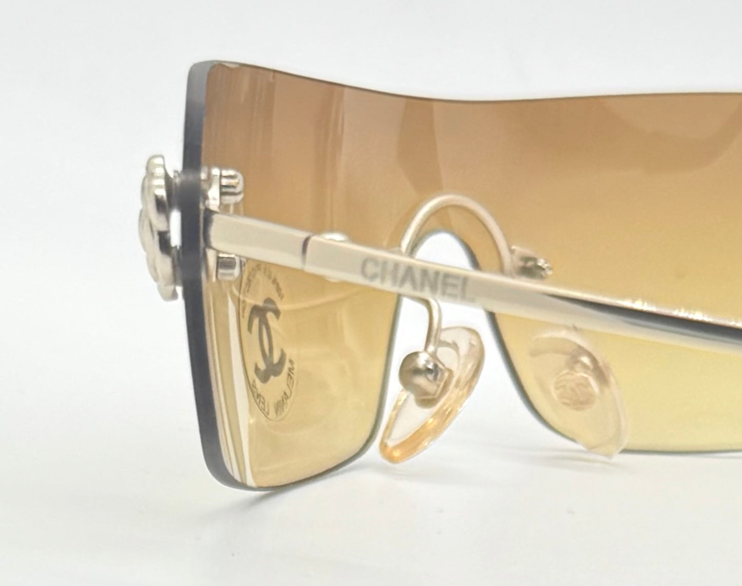 CHANEL 4086 C.125/73 Silver Shield Rimless Sunglasses – Vintage Deadstock – Made in Italy