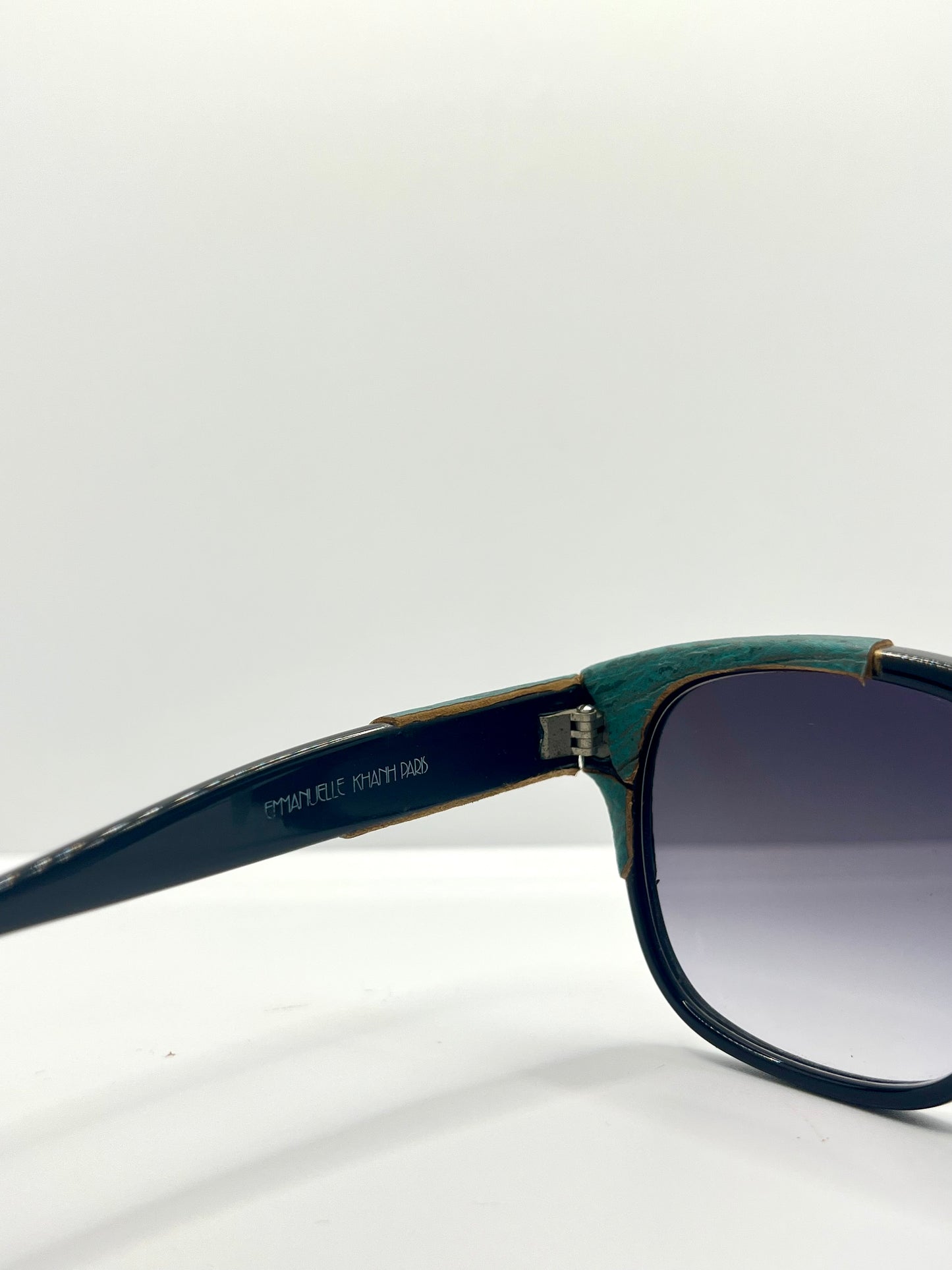 Vintage Emmanuelle Khanh 8980 RQ 16V Sunglasses – Green Ostrich Detail – France