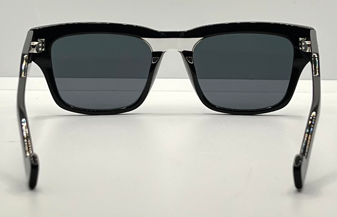 ENTOURAGE OF 7 – RUNYON Sunglasses– 2 Tone Black Frame-Full Kit-New/Unworn-54mm