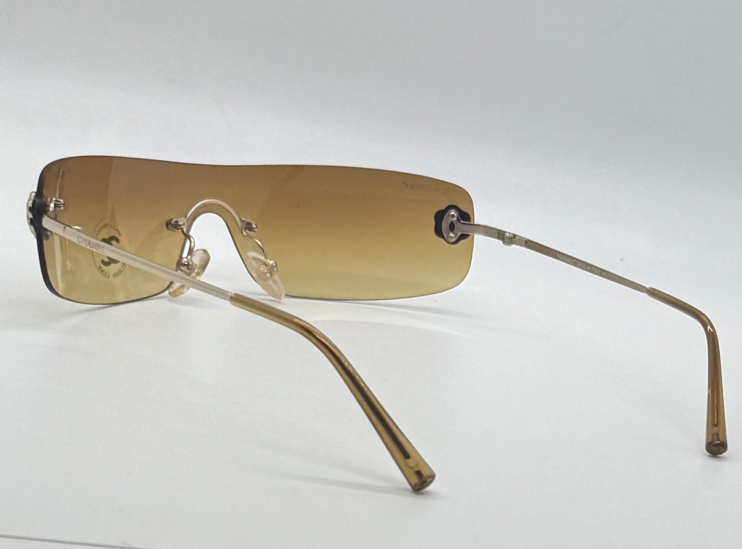 CHANEL 4086 C.125/73 Silver Shield Rimless Sunglasses – Vintage Deadstock – Made in Italy
