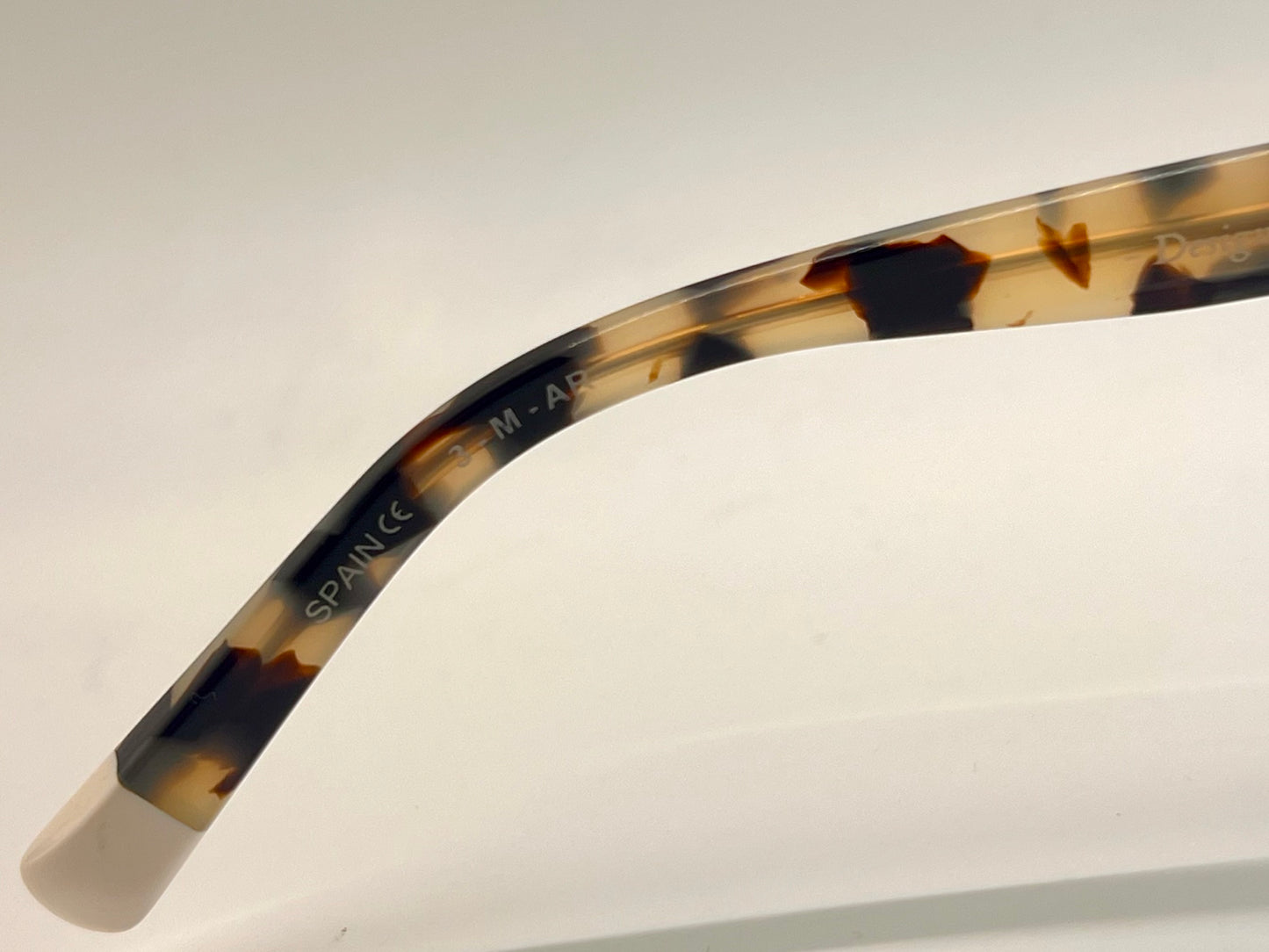 NOS Etnia Barcelona “Wild Love in Africa” Africa 01 HVWH Sunglasses - Full Kit