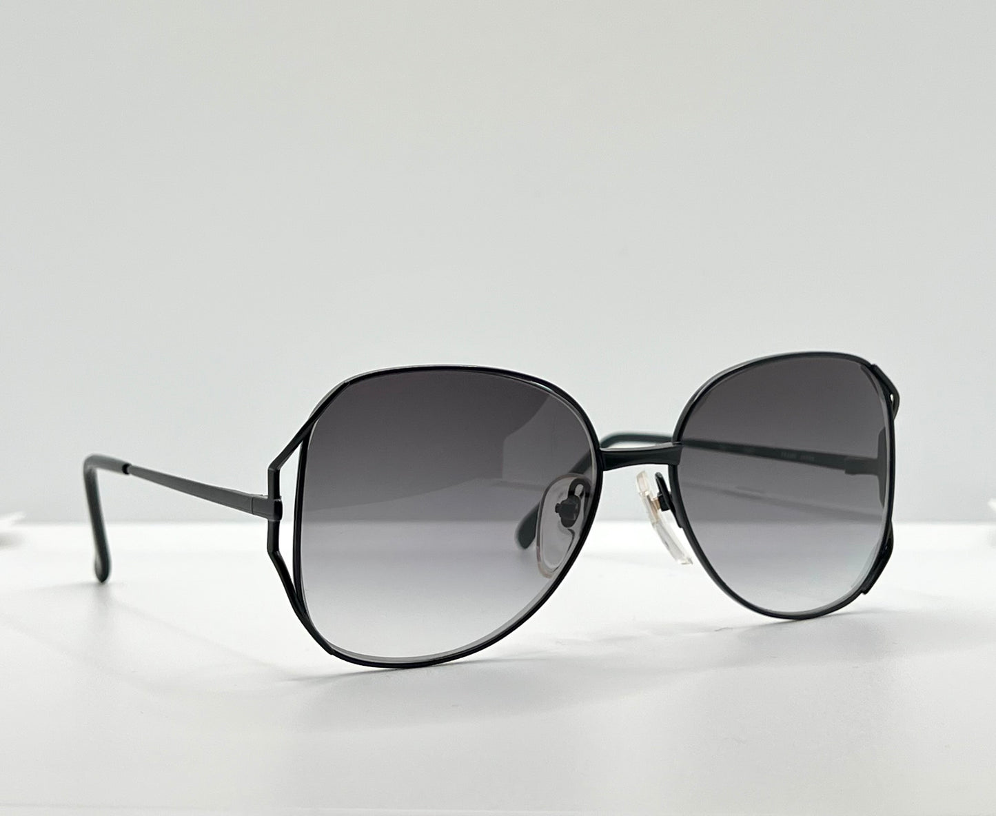 Nikon NK4608 Vintage Sunglasses – Made in Japan – Gradient Lenses – Deadstock