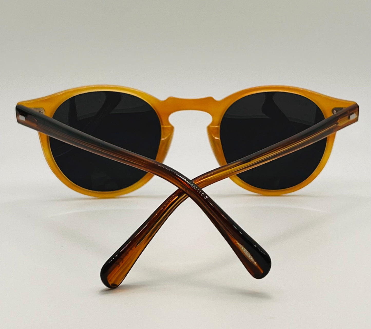 Rare Oliver Peoples Gregory Peck OV5186 Polarized Sunglasses with Honey Amber Two-Tone Frame