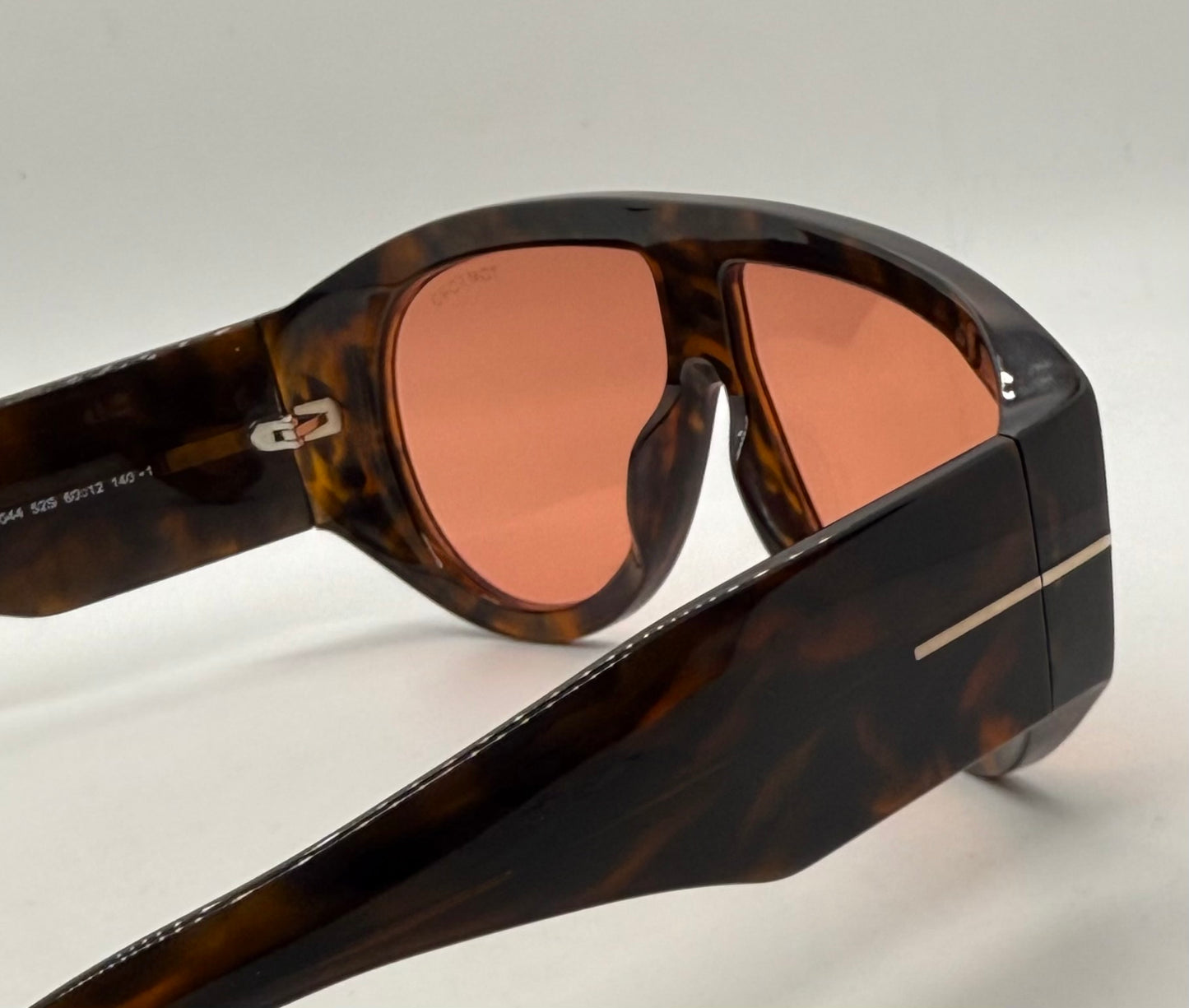 Tom Ford Bronson TF1044 52S – Dark Havana / Bordeaux – 60mm – Full Kit – New