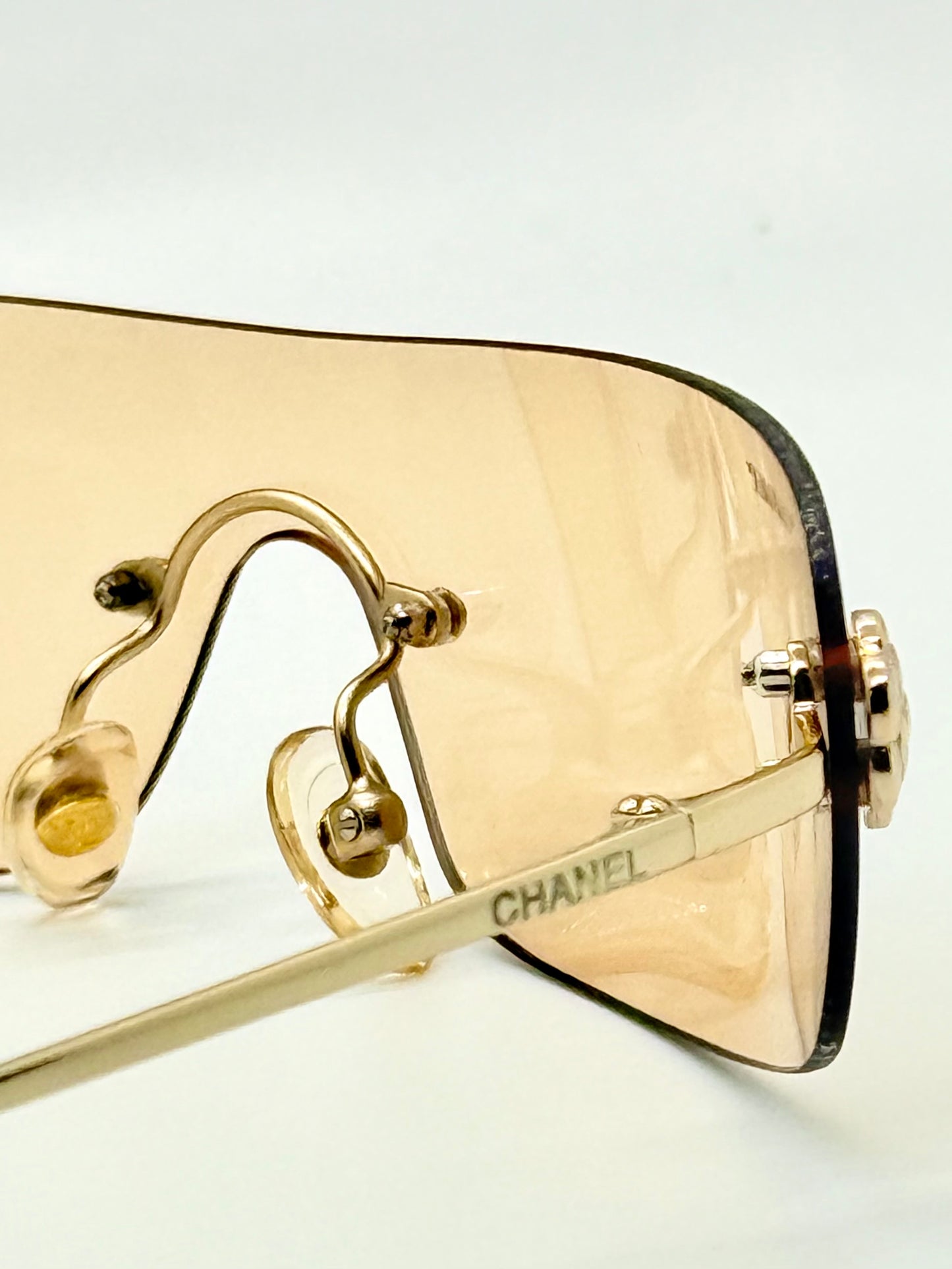 CHANEL 4086 C.124/60 Silver Shield Rimless Sunglasses – Vintage Deadstock – Made in Italy