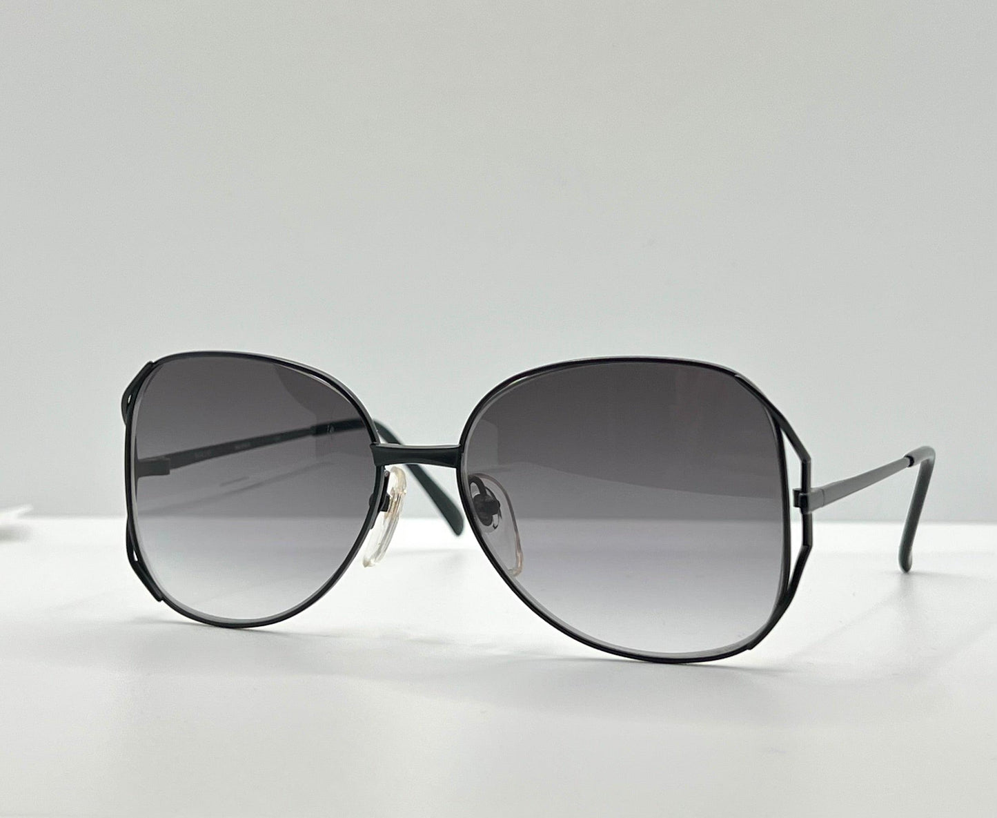 Nikon Nk4608 Vintage Sunglasses – Made In Japan – Gradient Lenses – Deadstock
