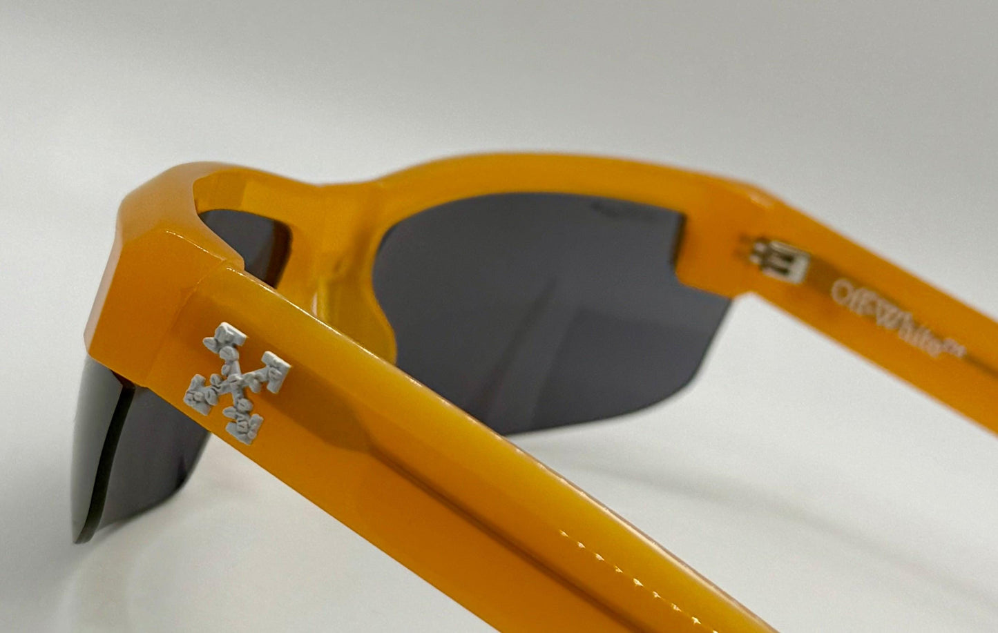 Vintage Off-White Oeri068 2007 75 Sunglasses-Deadstock-Made In Italy