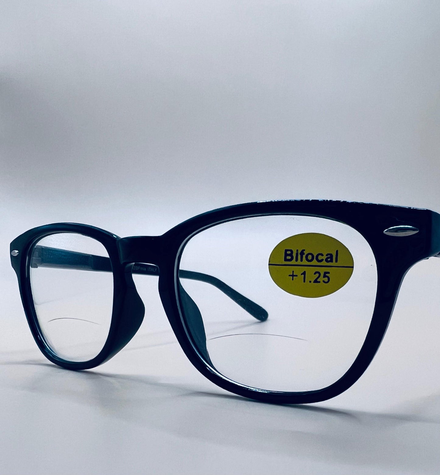 Blended Bi-Focal Reading Lens For Discreet Look
