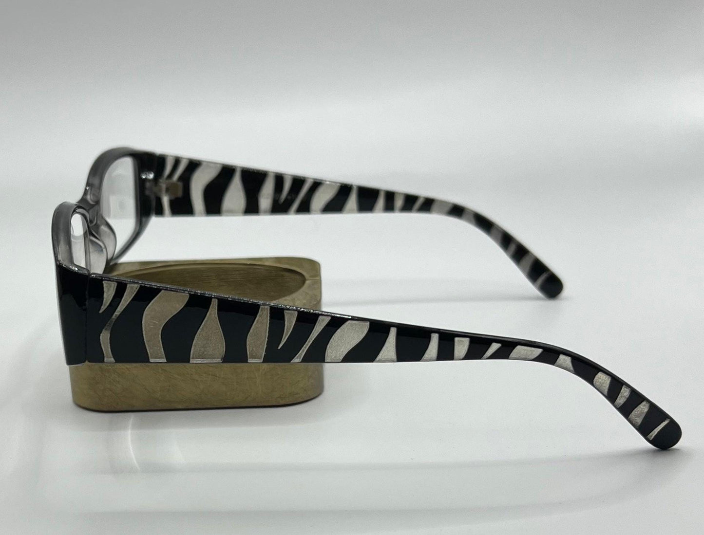 Black & Clear Half Frame Women’s Rectangular Lightweight Reading Glasses. Mag 1.0 -+2.50