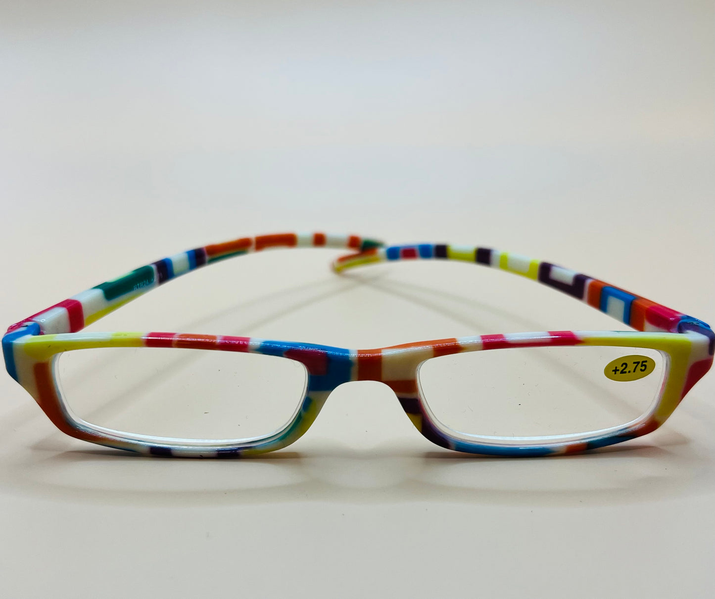 BRAND NEW GEOMETRIC NARROW READERS. FEATURES MULTI-COLOR DESIGN WITH MATCHING CASE