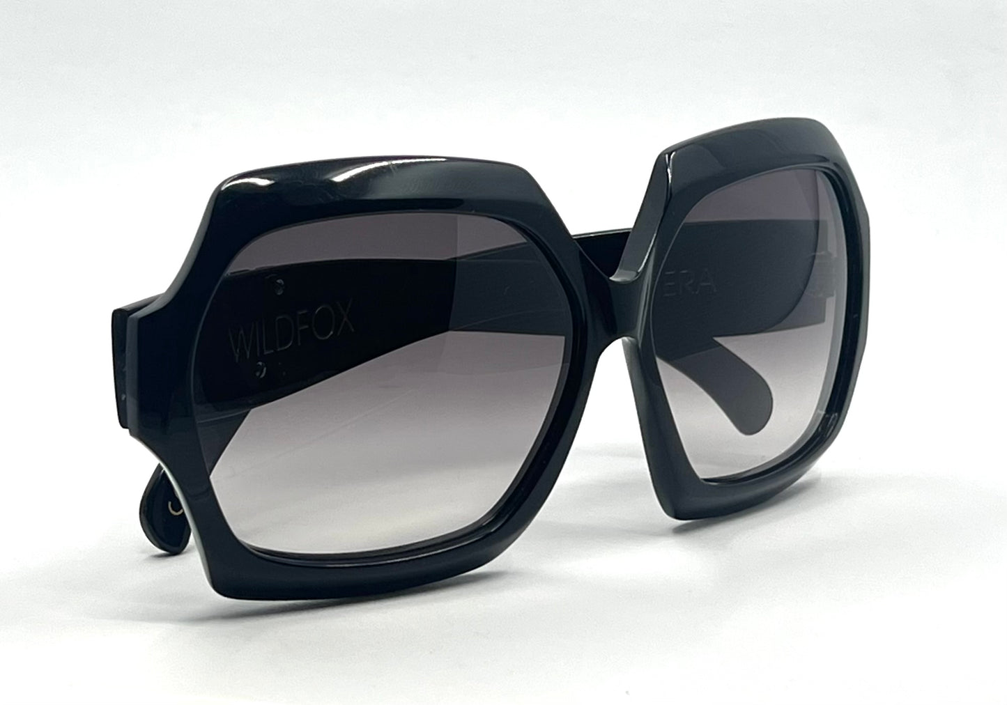 Wildfox Riviera Oversized Black Sunglasses – Gradient Lenses – Deadstock