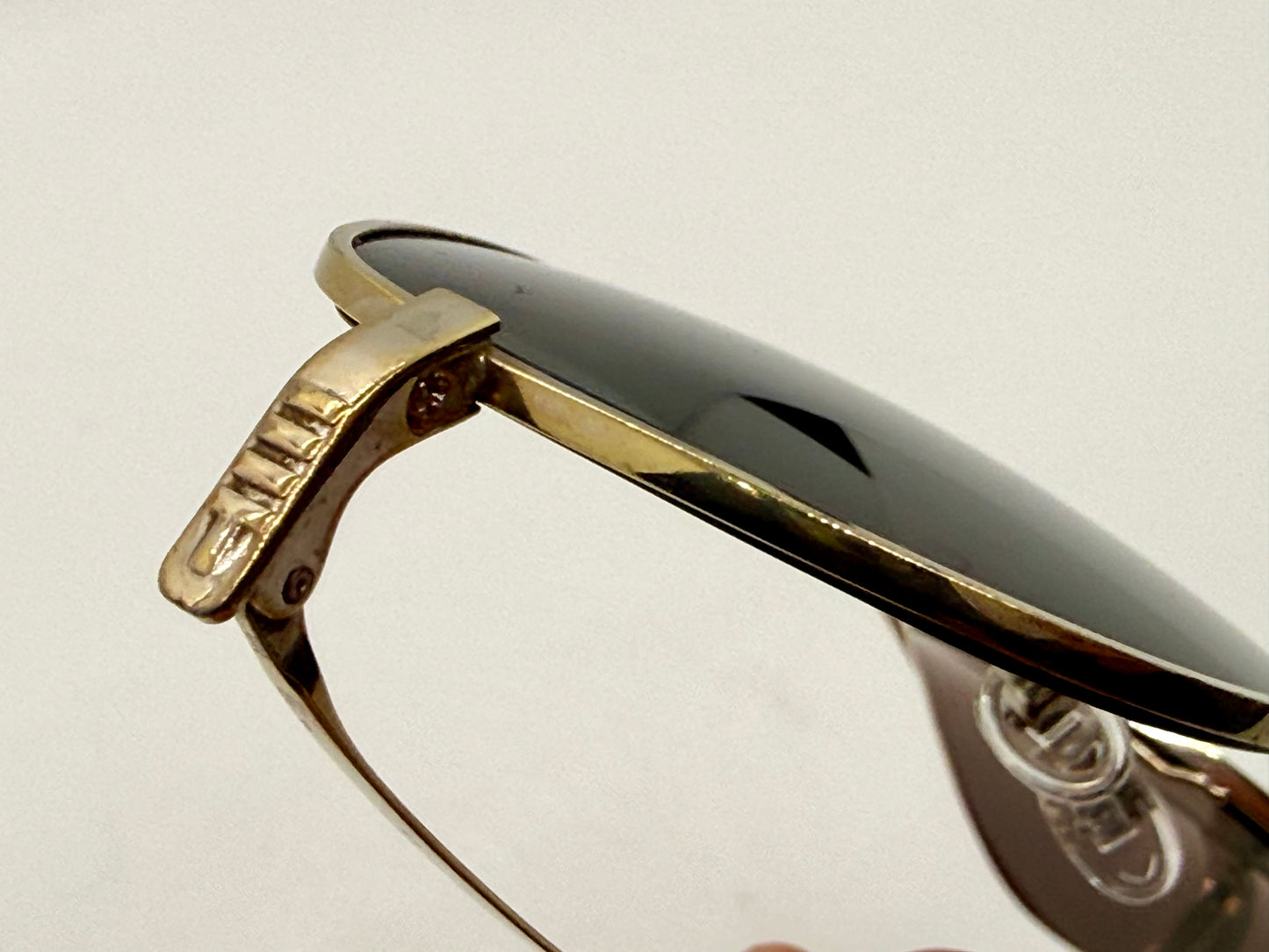 Mosley Tribes Aviatrix-Vintage Sunglasses-Gold Frame-Polarized Lenses-Full Kit