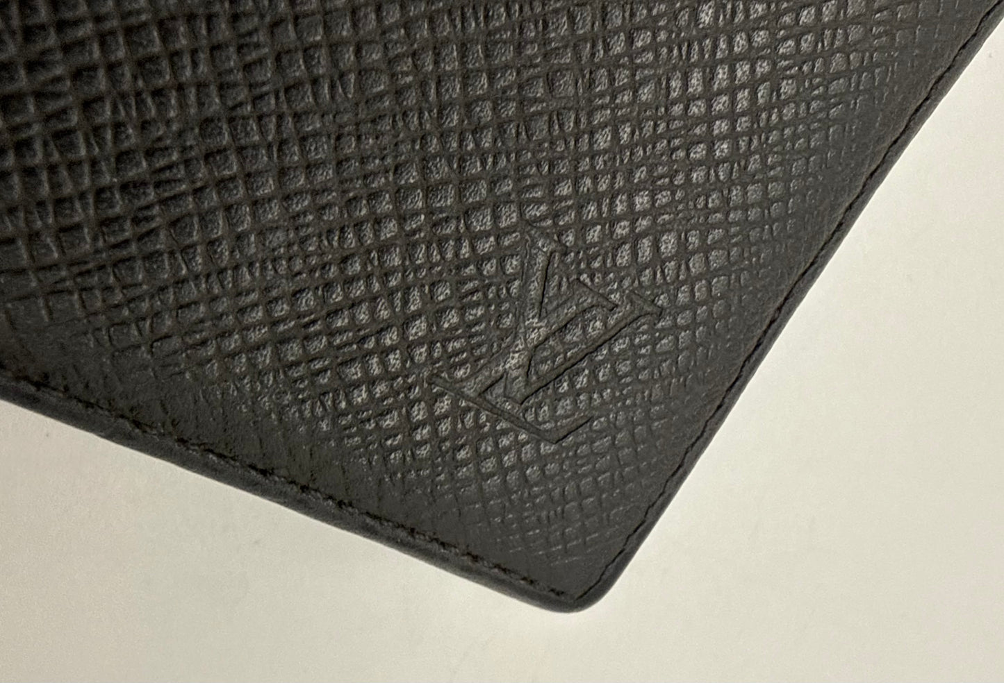 Louis Vuitton Taiga Coin Purse Black Snap VINTAGE Wallet-France