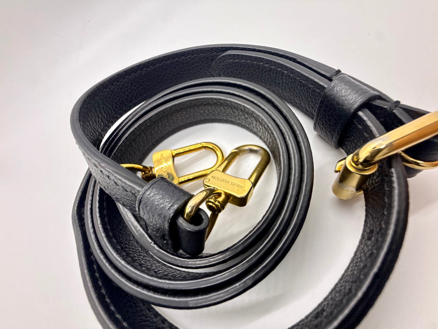 Louis Vuitton Pochette Metis Empreinte-Noir Black Leather Bag-Entrupy