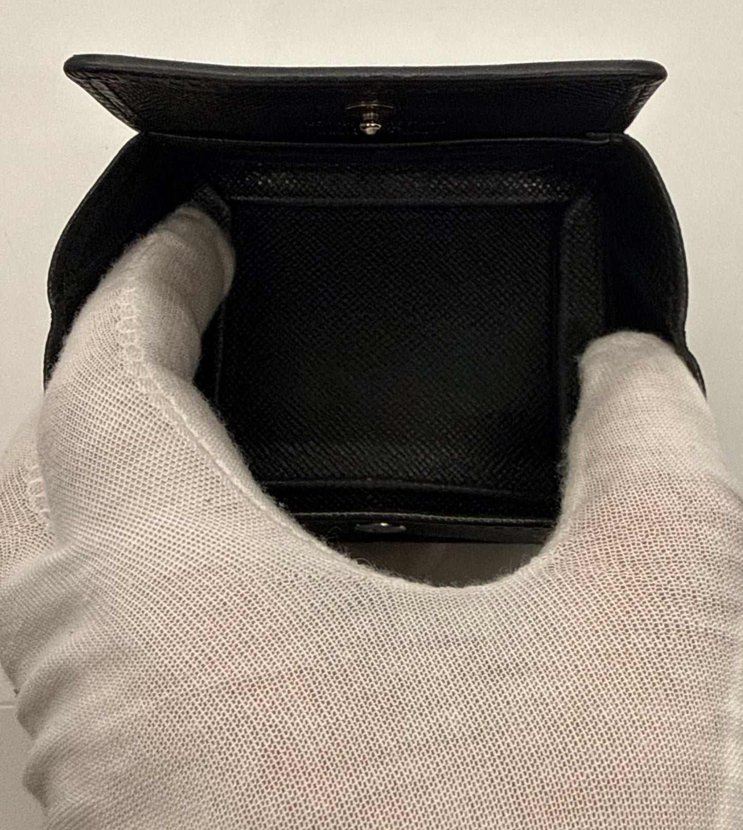 Louis Vuitton Taiga Coin Purse Black Snap VINTAGE Wallet-France