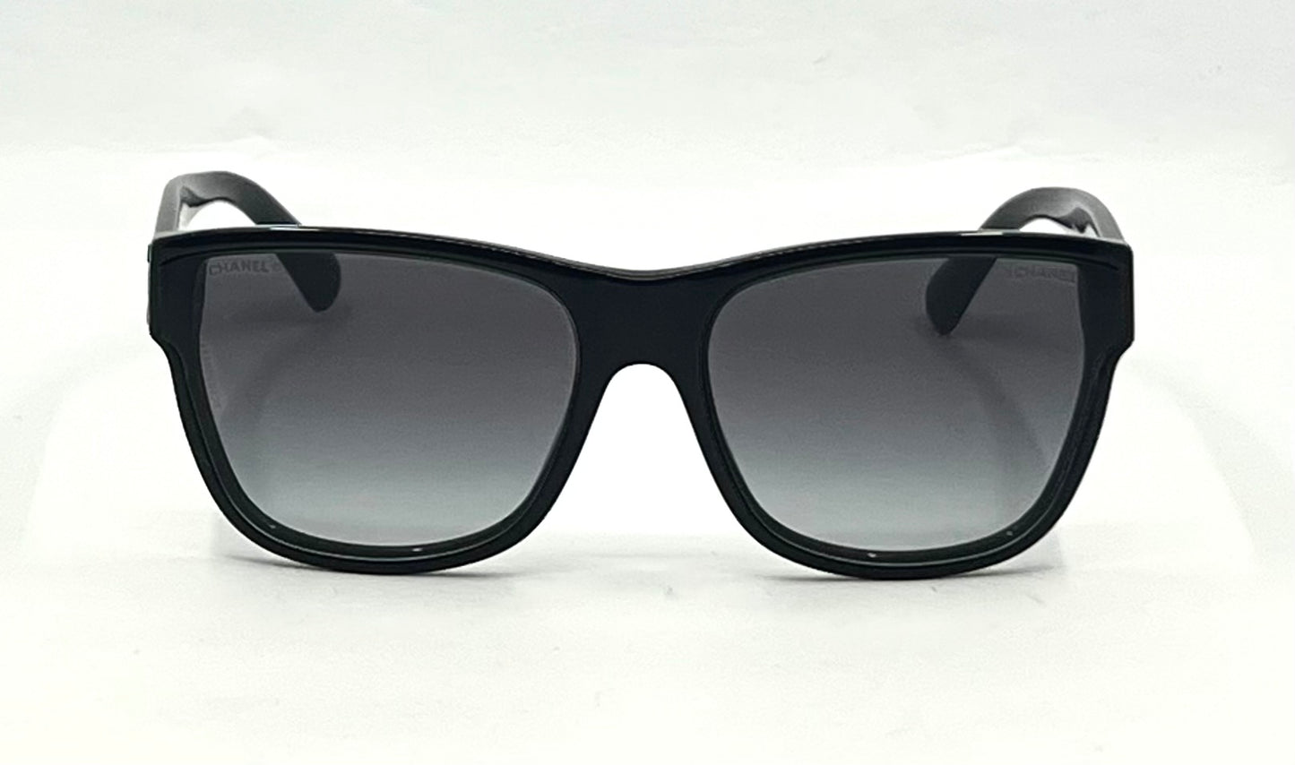 Chanel 5386 Black CC Logo Sunglasses 60-16 Italy Gradient Lens Unworn