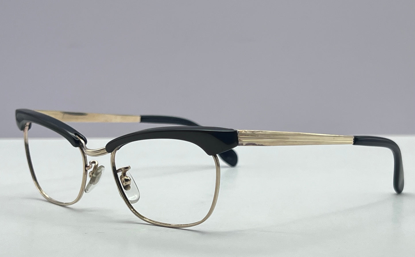 Vintage METZLER - 1/10 12K Gold Filled Eyeglass Frame
50-18-135mm