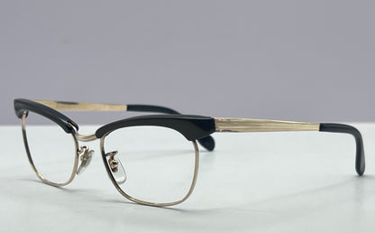 Vintage METZLER - 1/10 12K Gold Filled Eyeglass Frame
50-18-135mm