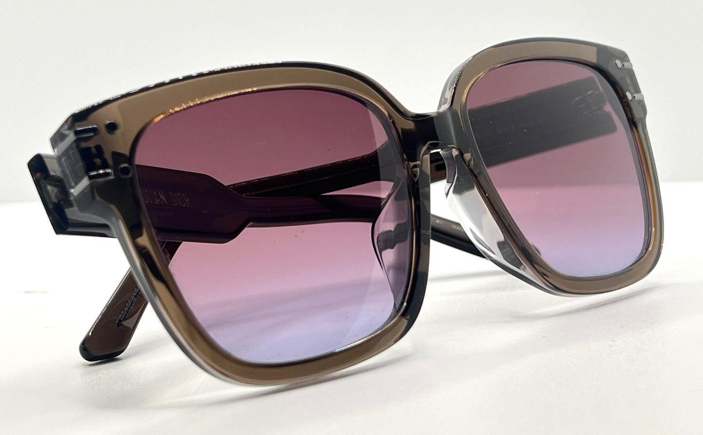 CHRISTIAN DIOR DiorSignature S7F 64FB Sunglasses-Full Kit-BNIB/Never Worn