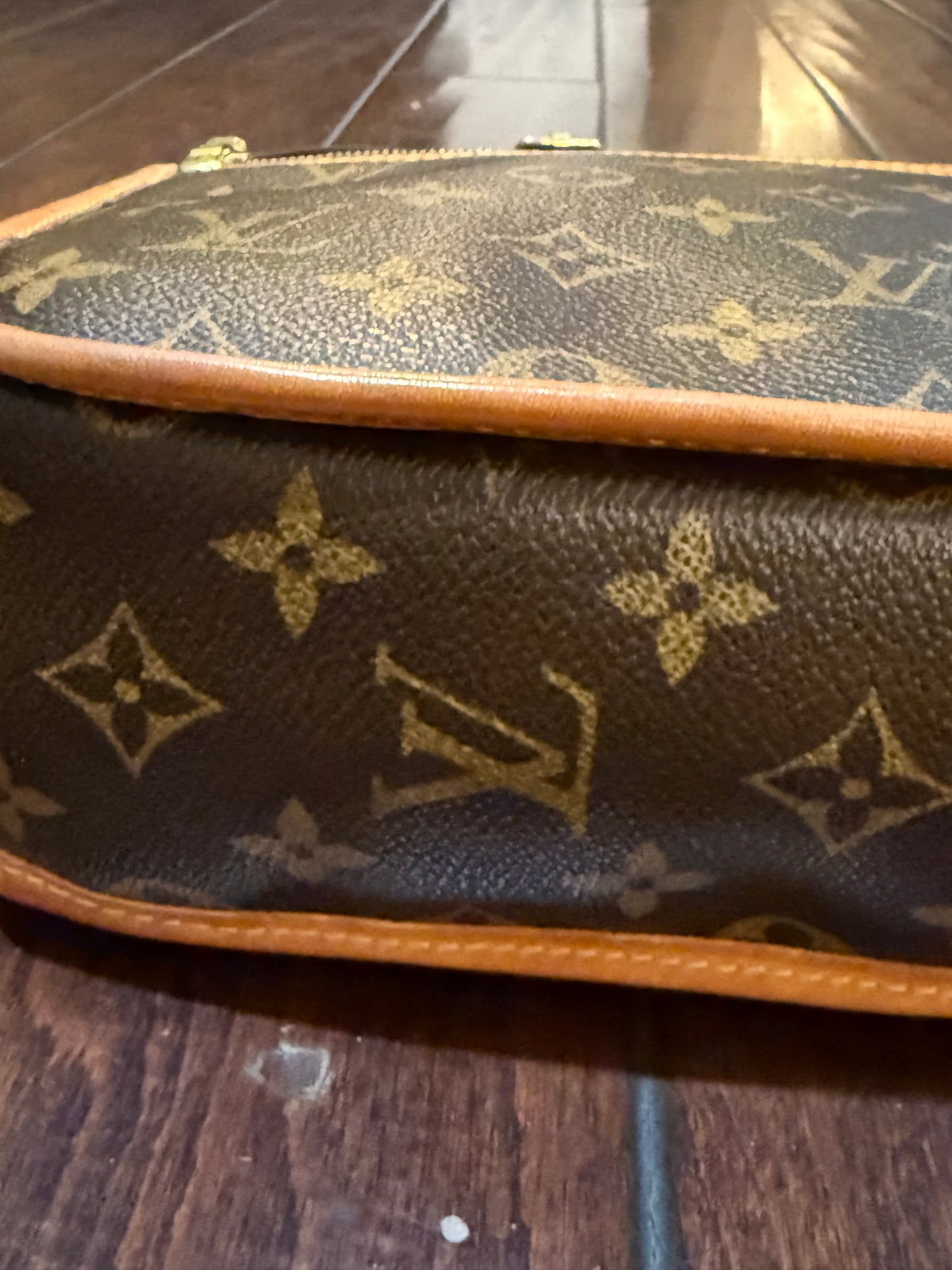 Louis Vuitton Monogram Reporter PM Crossbody Bag – Authentic 2009