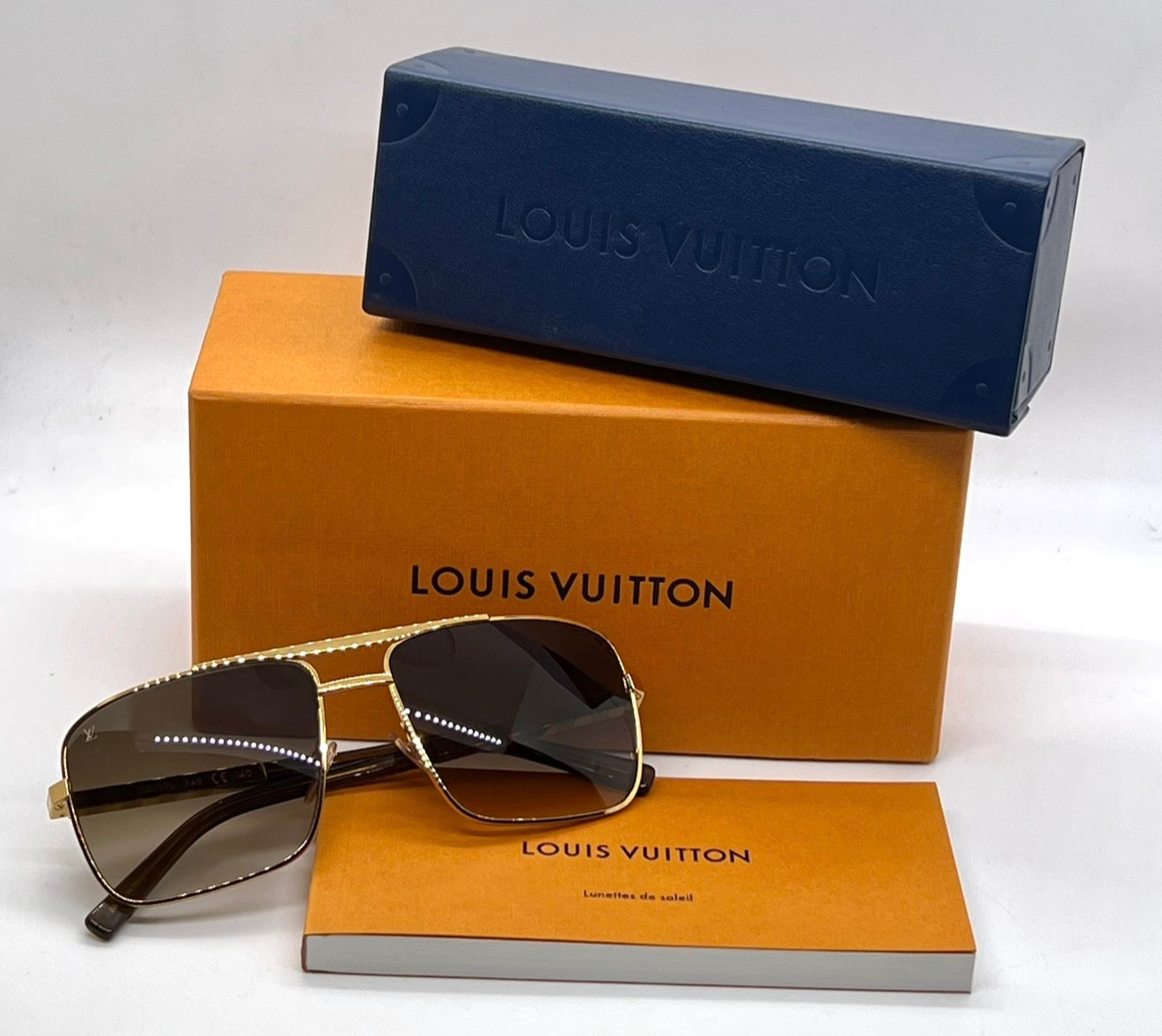 Louis Vuitton Z0259U Attitude Damier Gold Pilot Sunglasses Full Kit 59mm