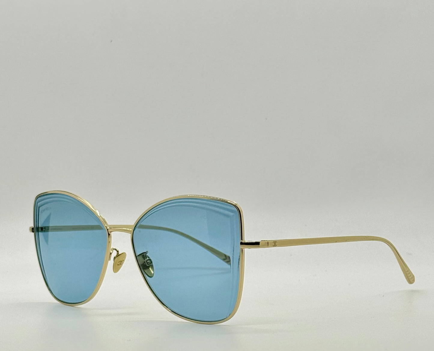 Chanel 4253 C.395/80-Y2K Vintage Gold Metal Sunglasses-UNWORN-w/Case