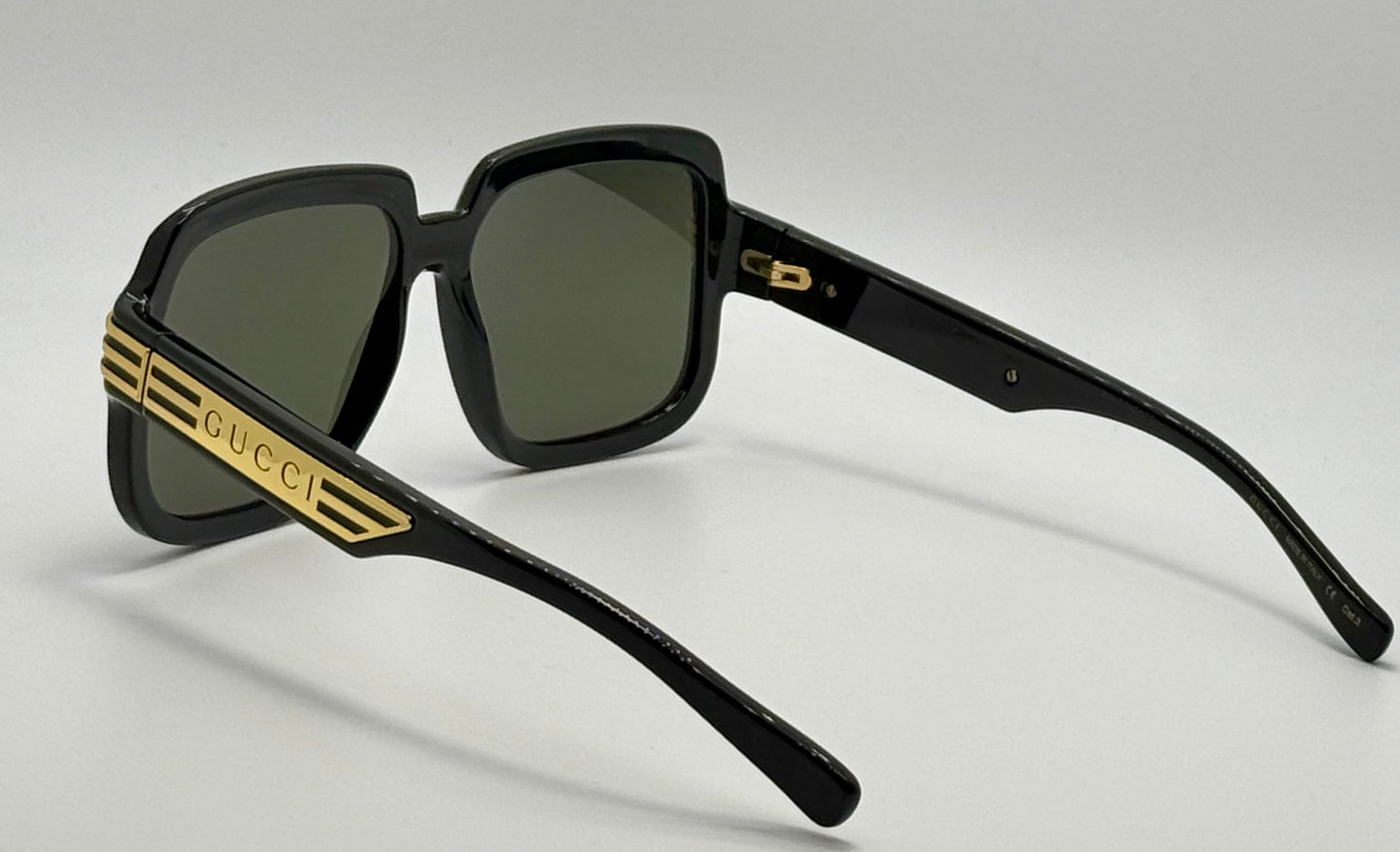 Brand New Gucci GG0979S 001 Black/Gold Sunglasses – Luxurious Statement Piece