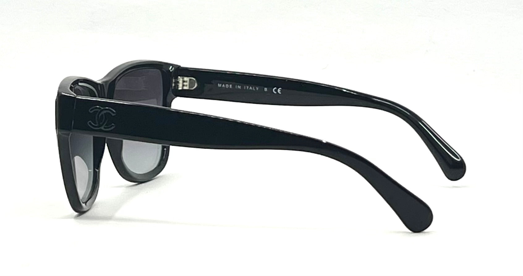 Chanel 5386 Black CC Logo Sunglasses 60-16 Italy Gradient Lens