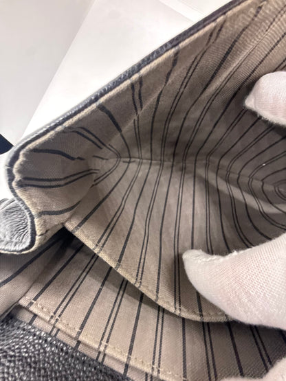 Louis Vuitton Pochette Metis Empreinte-Noir Black Leather Bag-Entrupy