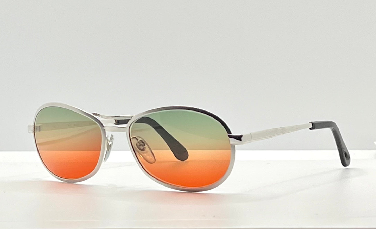 NOS SUZY GILT Vintage Silver Aviator Sunglasses w/New, Custom Sunset Fade Gradient Lenses