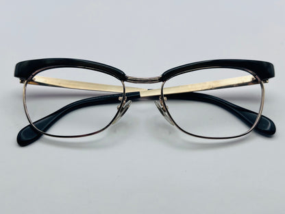 Vintage METZLER - 1/10 12K Gold Filled Eyeglass Frame
50-18-135mm