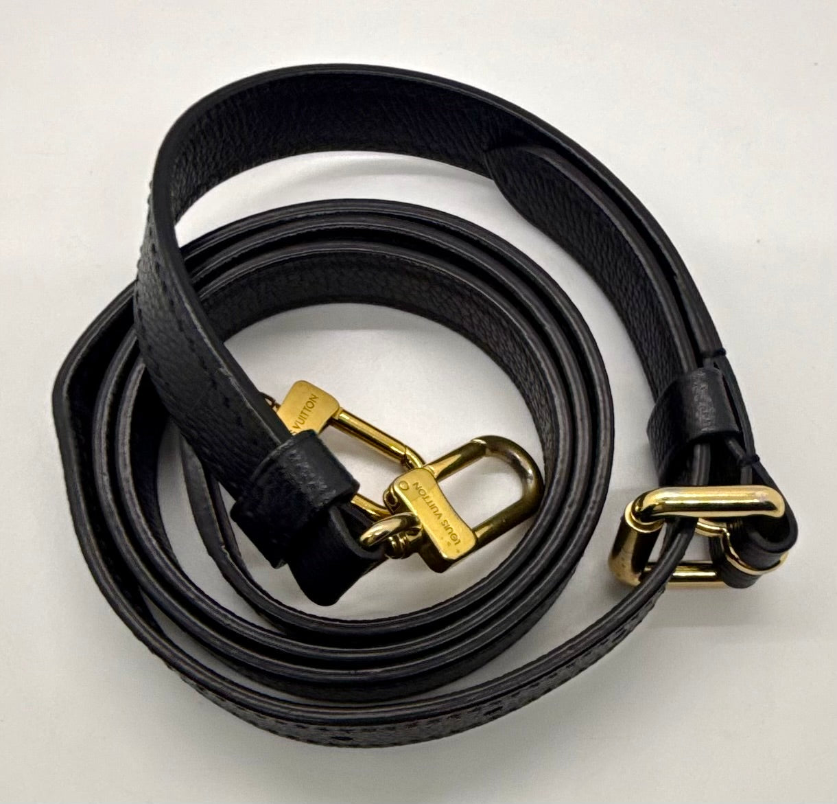 Louis Vuitton Pochette Metis Empreinte-Noir Black Leather Bag-Entrupy