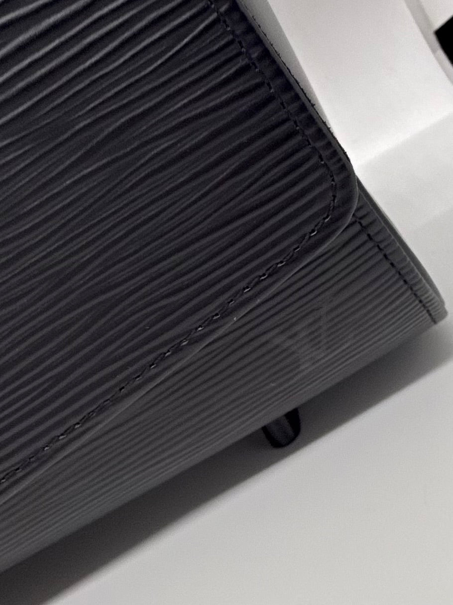 Louis Vuitton VINTAGE Epi Leather Black Camera Shoulder Bag France