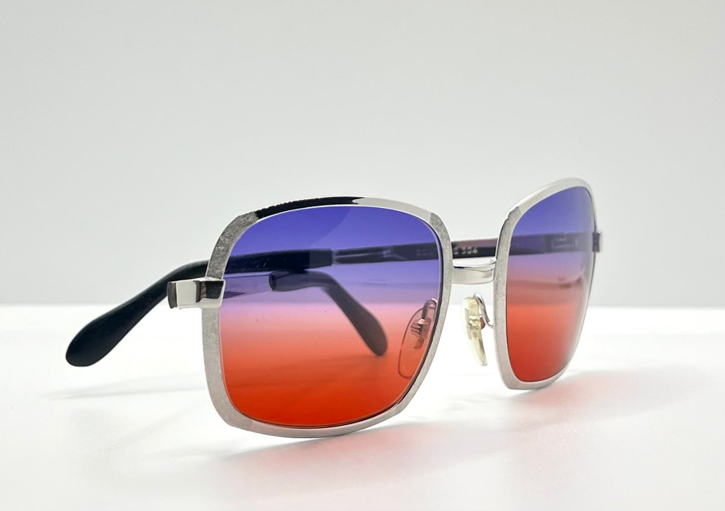 NEOSTYLE Boutique 304 VINTAGE Sunglasses w/New, Custom “Solar Fade” Lenses-Deadstock-Germany