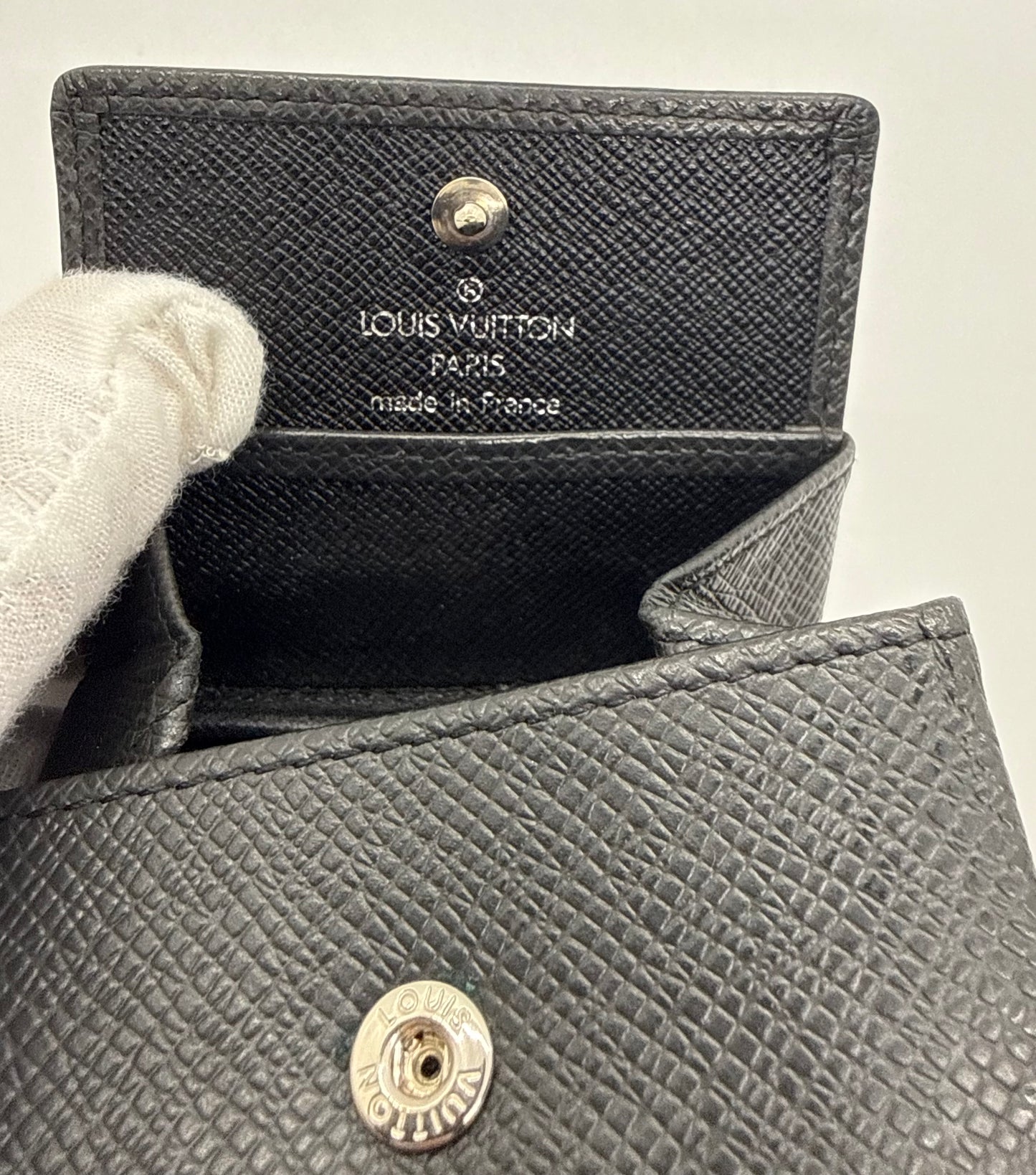 Louis Vuitton Taiga Coin Purse Black Snap VINTAGE Wallet-France