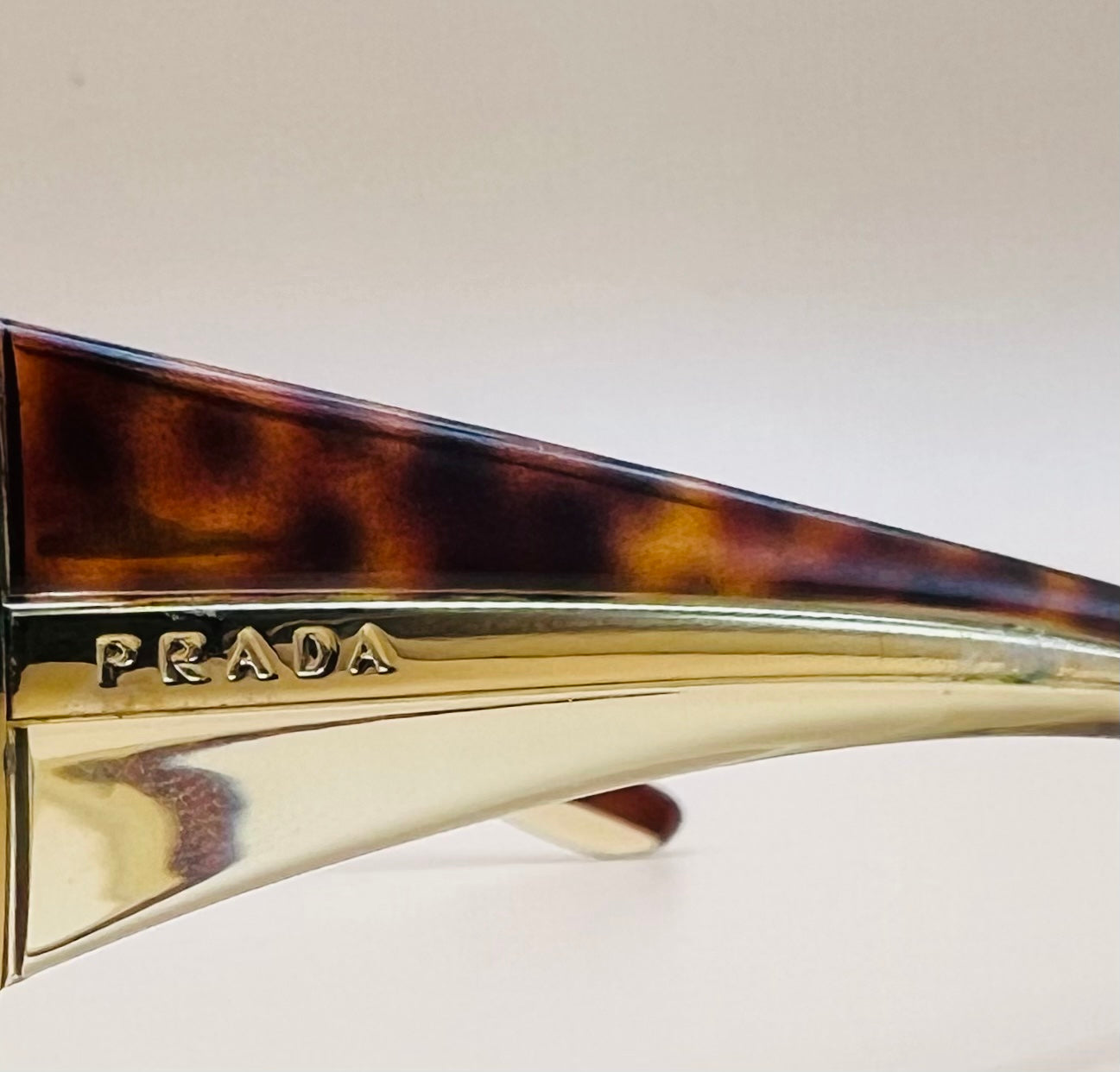 PRADA ITALY SPR 01H 61[]16 2AU-5G1 115 BROWN TONE SHINY TORTOISE WRAP SUNGLASSES-REFURBISHED