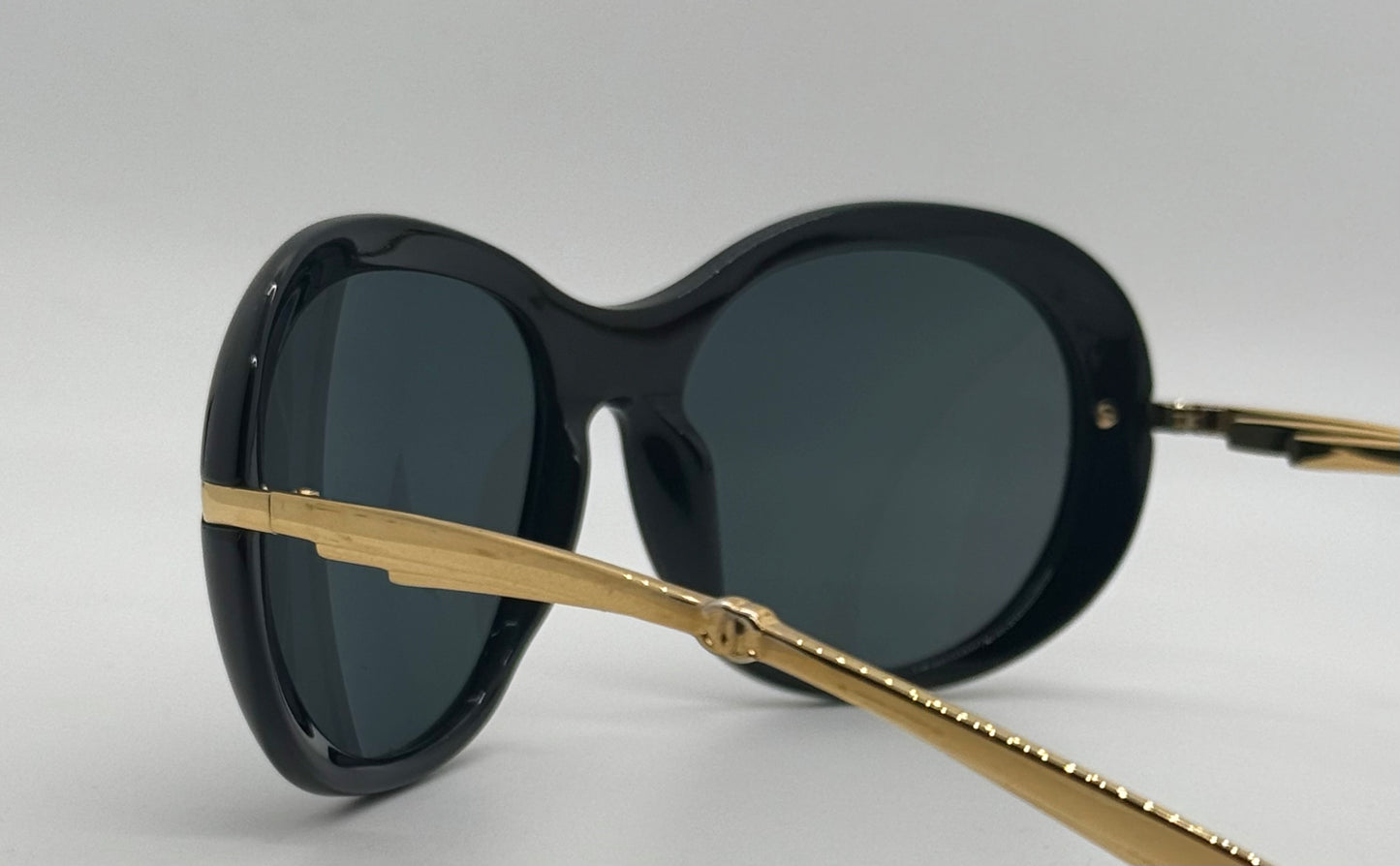 CHANEL 5152 Black & Gold Oval Sunglasses – Iconic CC Logo, Discontinued, Full Kit