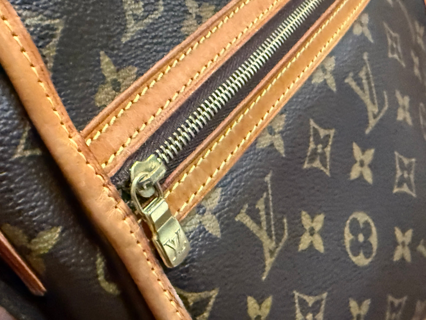 Louis Vuitton Monogram Reporter PM Crossbody Bag – Authentic 2009