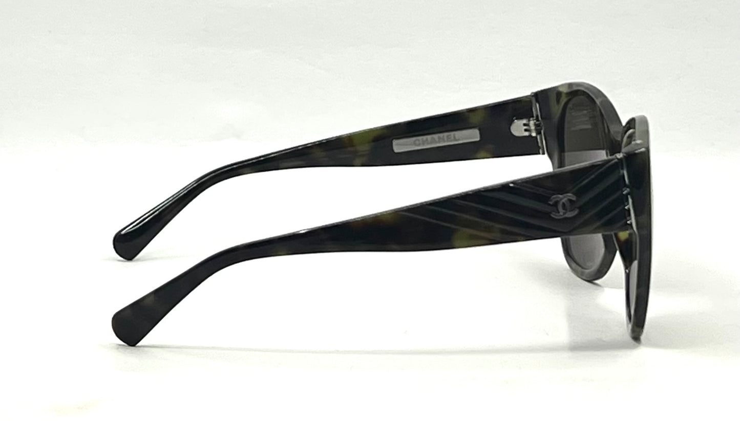 Chanel 5412 CC Logo Tortoise Sunglasses 54-19 Italy Gradient Lens Unworn