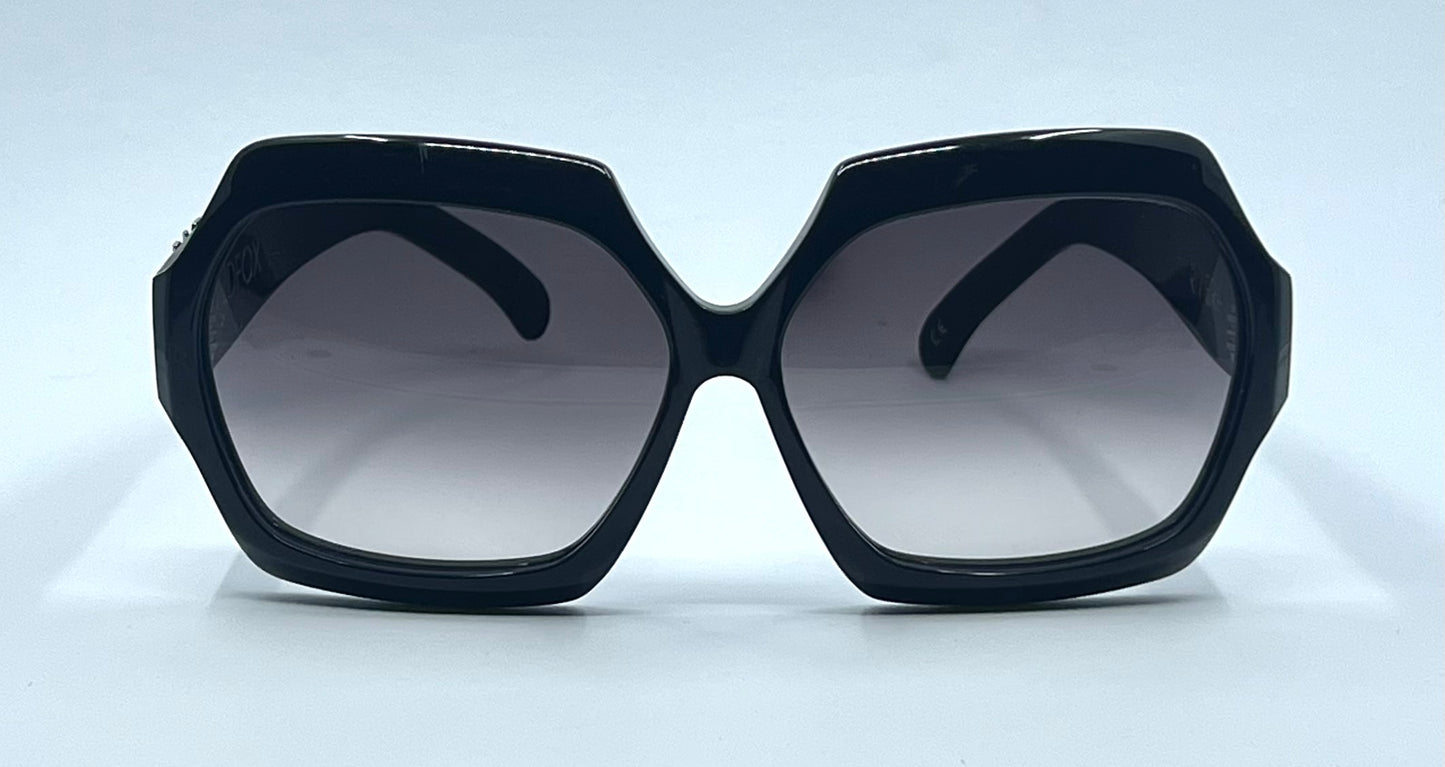 Wildfox Riviera Oversized Black Sunglasses – Gradient Lenses – Deadstock