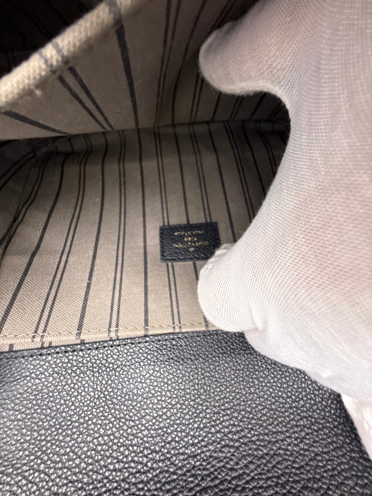 Louis Vuitton Pochette Metis Empreinte-Noir Black Leather Bag-Entrupy