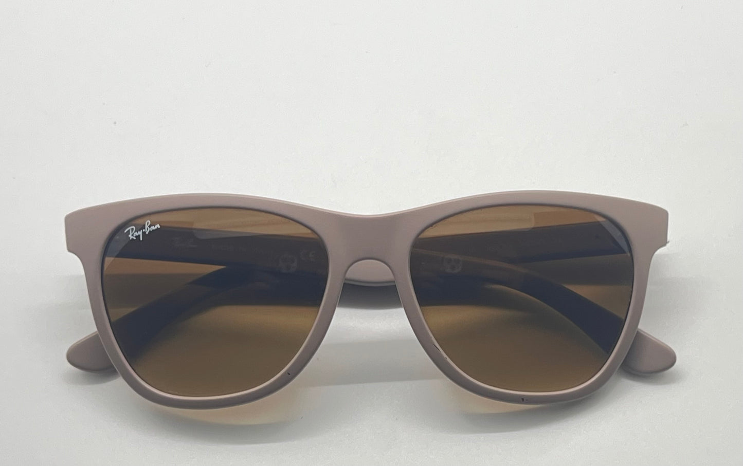 Ray-Ban RB4184 886/85 - Matte Beige Frames with Brown Gradient Lenses