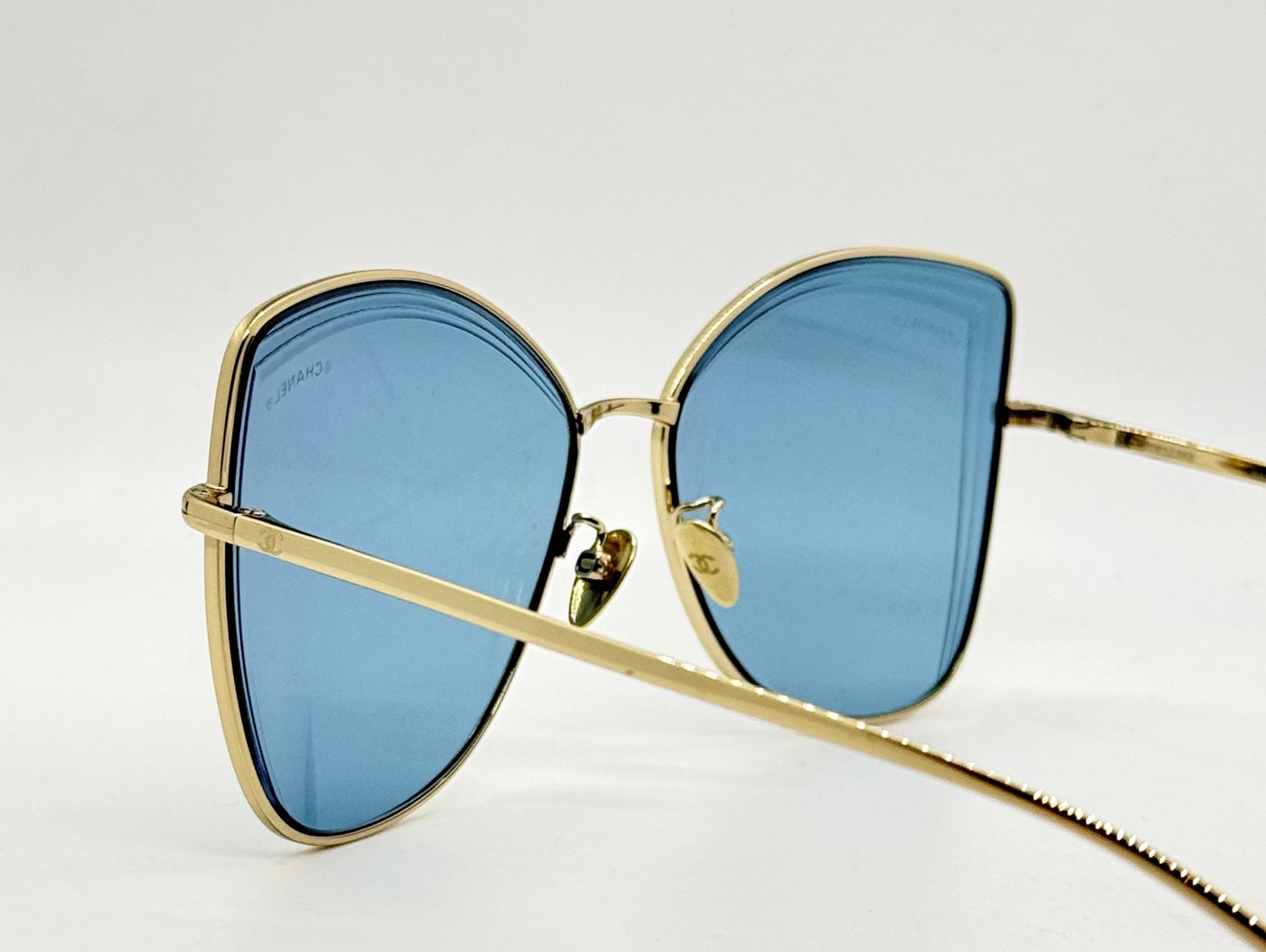 Chanel 4253 C.395/80-Y2K Vintage Gold Metal Sunglasses-UNWORN-w/Case