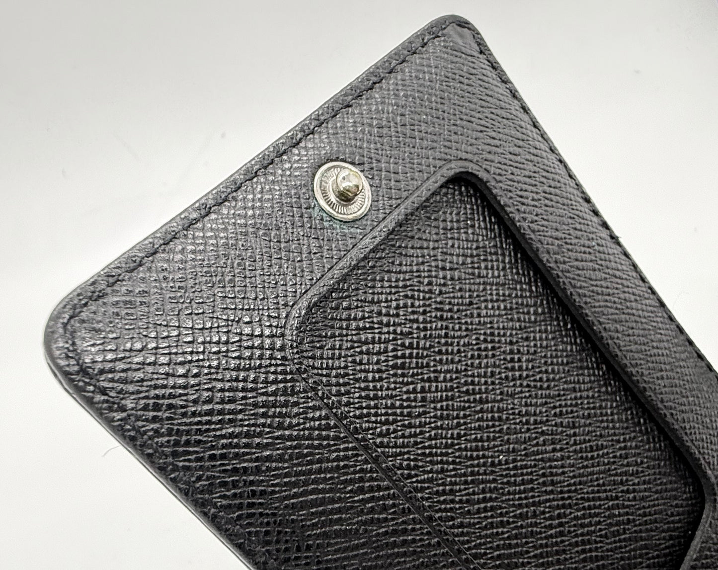 Louis Vuitton Epi Leather Card Holder with Lanyard – Black-Authentic